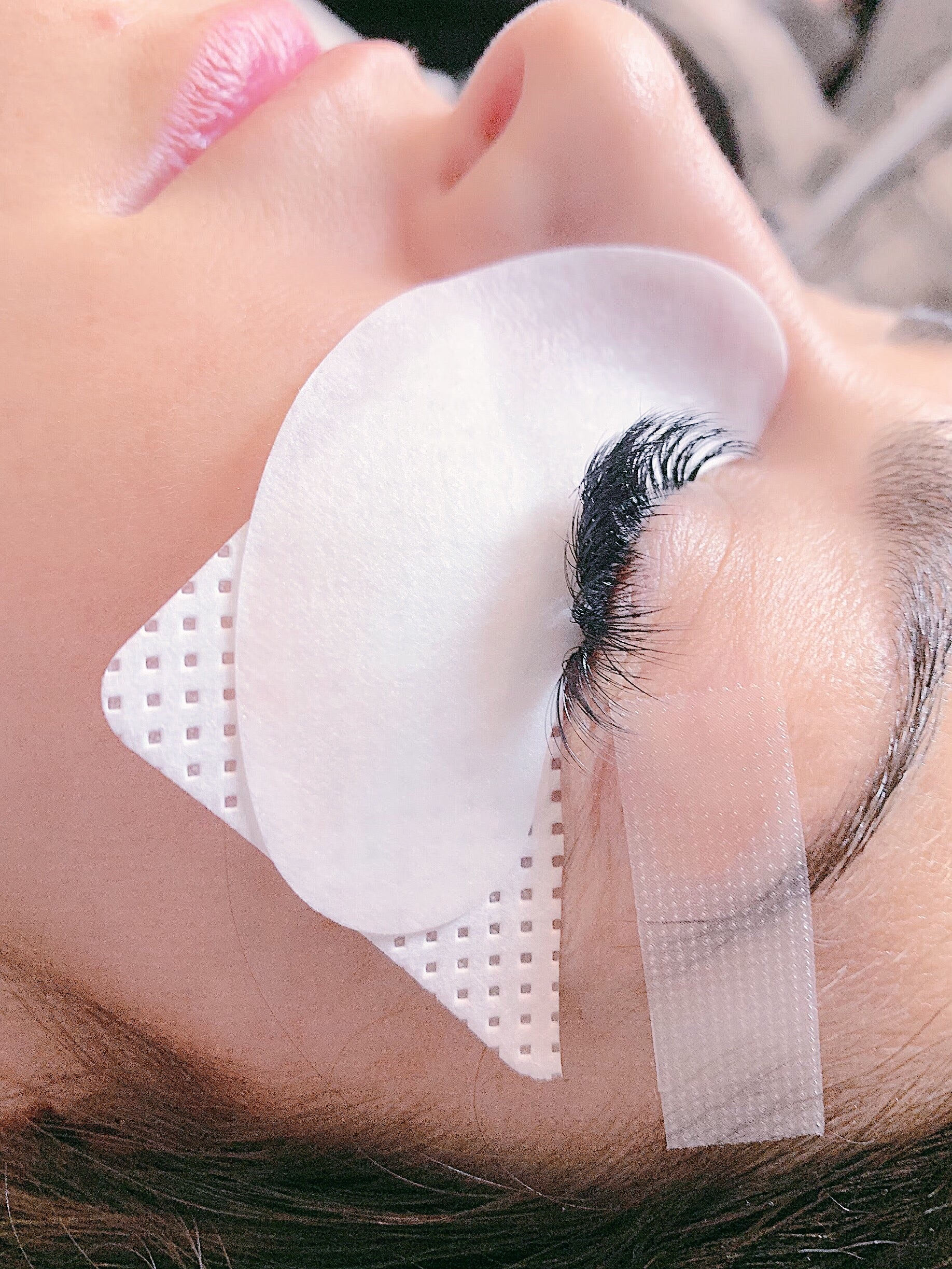 How to apply lash extensions on sensitive eyes iLevel Lab