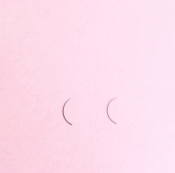 comparison between flat lashes and regular lashes, what is the difference between flat lashes and regular lashes when doing eyelash extensions