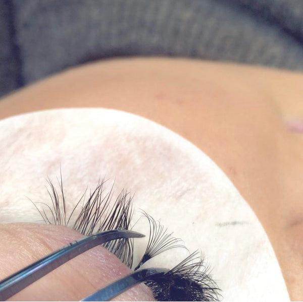 lash application, how to get faster in lashing, lash extensions, eyelash extensions,