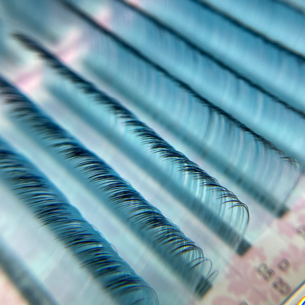 black blue ombre color extensions, colored lashes, color lash extensions, blue lashes, ombre lashes, hybrid lash, hybrid lash extensions, black blue color volume lash extensions, colour lashes, colour lash extensions, c curl lashes, c curl eyelash extensions